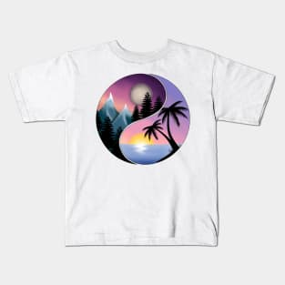 Complementary Yin Yang design Kids T-Shirt